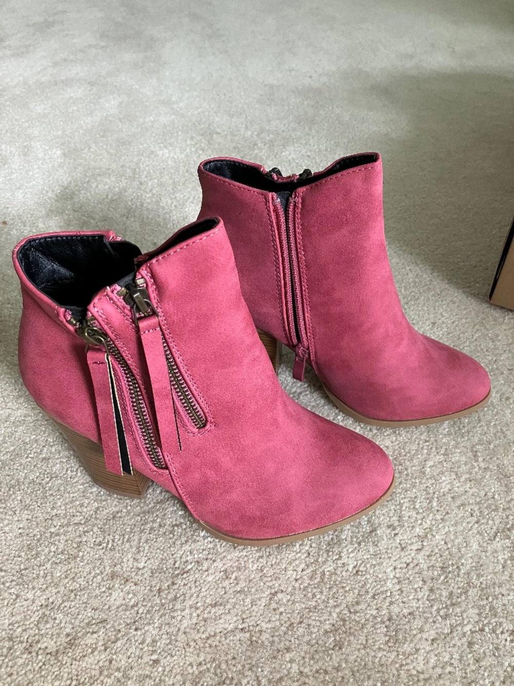 Journee Collection wine ankle boots 7M